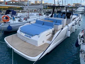 2024 Cayman Yachts 400 WA NEW