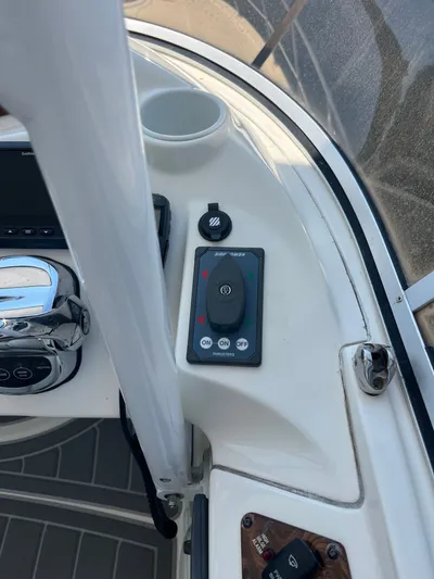  Yacht Photos Pics Thruster controlls