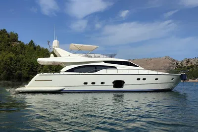 Ferretti Yachts 681