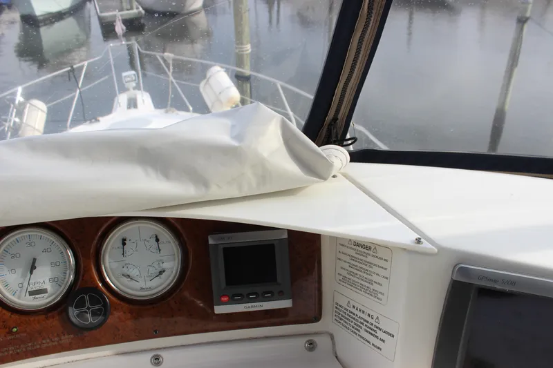  Yacht Photos Pics 2007 Silverton 36 Convertible boat dashboard with gauges and navigation equipment.