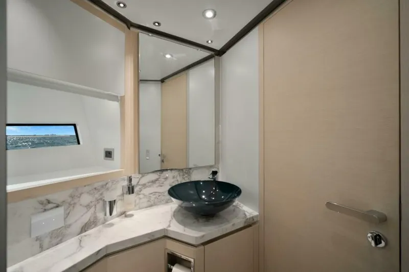  Yacht Photos Pics 2021 Uniesse Exuma Htc5 - Image 39