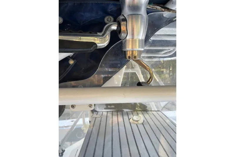 Sashimi Yacht Photos Pics Close-up of 2006 Fountain 38 Tournament Edition boat hardware and fittings.