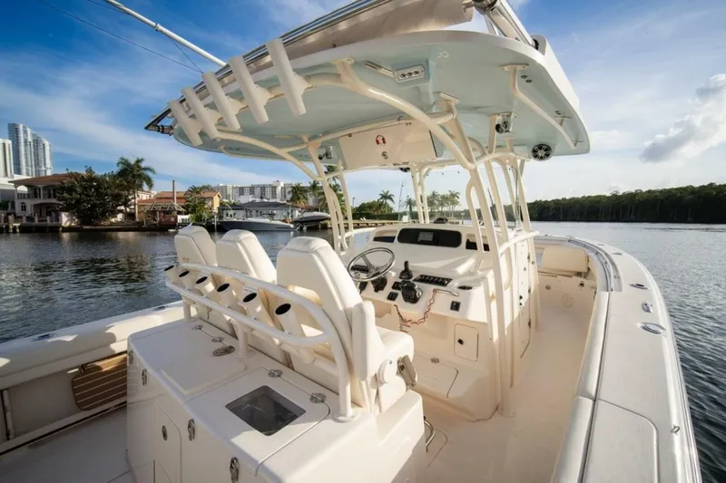 Low Hours Yacht Photos Pics 2019 Grady-white Canyon 336 - Image 20