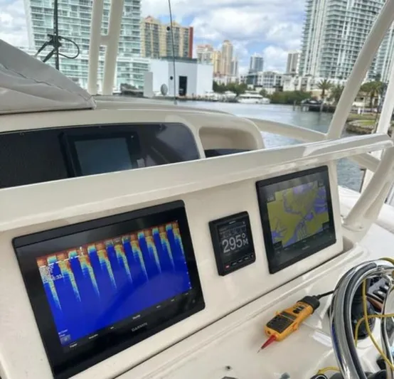 Low Hours Yacht Photos Pics 2019 Grady-white Canyon 336 - Image 22