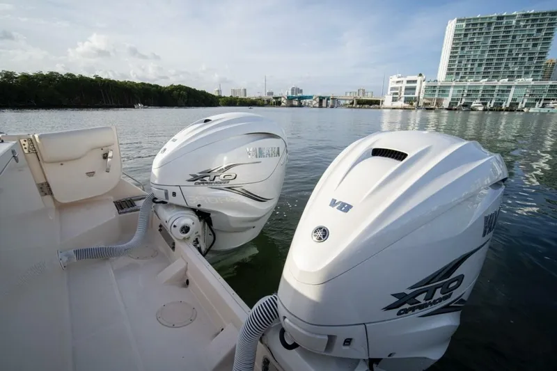 Low Hours Yacht Photos Pics 2019 Grady-white Canyon 336 - Image 32