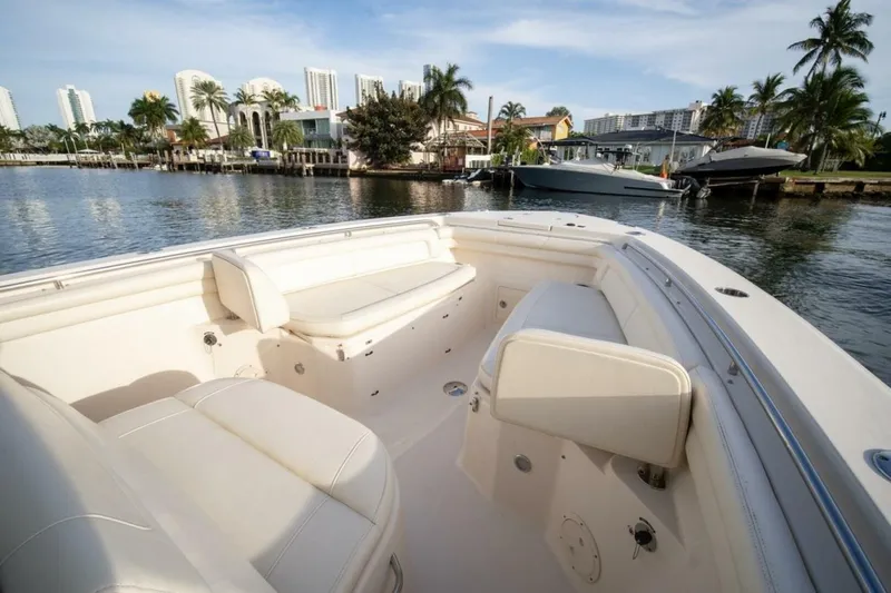 Low Hours Yacht Photos Pics 2019 Grady-white Canyon 336 - Image 23