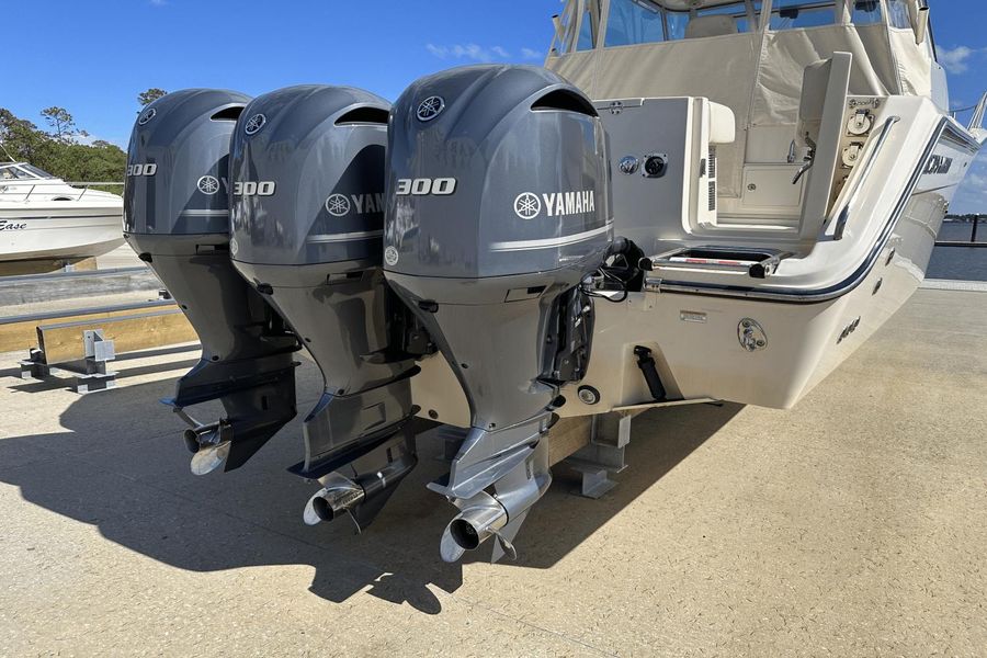 2015 Grady-White Express 370