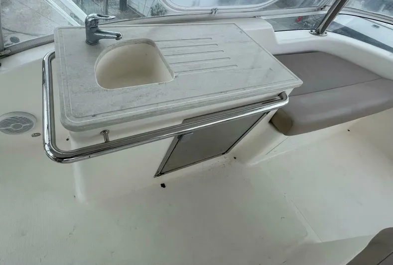  Yacht Photos Pics 2011 Riviera 43 Open Flybridge - Image 23