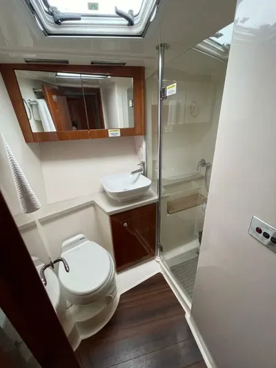  Yacht Photos Pics 2011 Riviera 43 Open Flybridge - Image 19