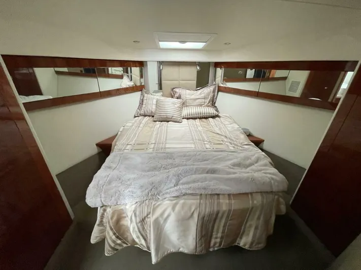  Yacht Photos Pics 2011 Riviera 43 Open Flybridge - Image 34