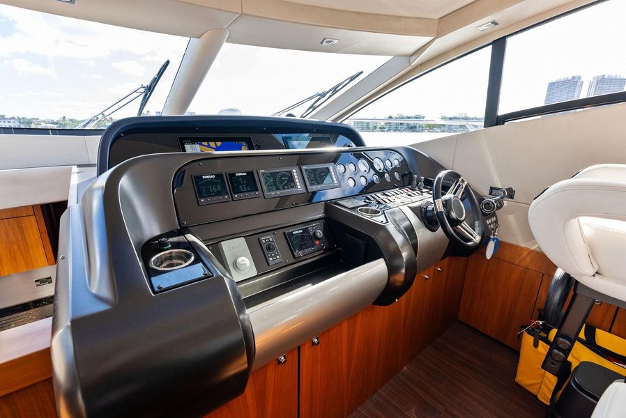 2010 Sunseeker Predator 64