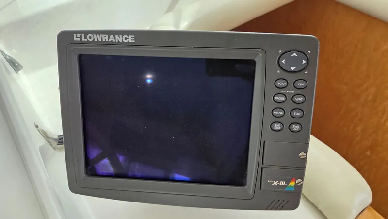 Toes In The Water Yacht Photos Pics Lowrance LCX-III GPS device on Navigator 5300, year 1998.