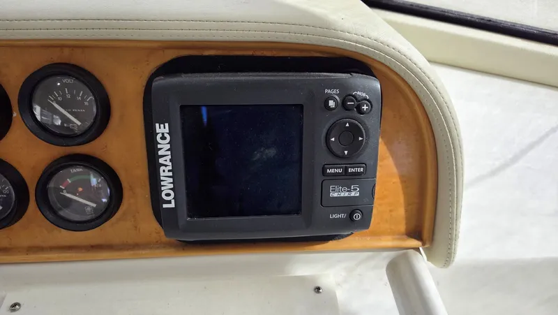 Toes In The Water Yacht Photos Pics Lowrance Elite-5 CHIRP on Navigator 5300, year 1998.