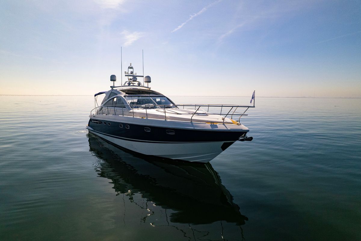 2009 Fairline 52 