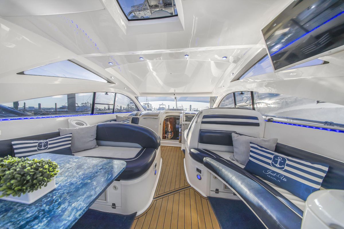 2009 Fairline 52 