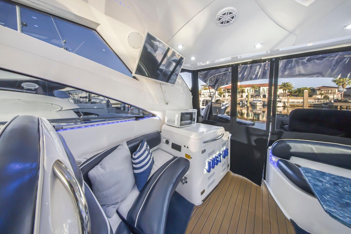 2009 Fairline 52 