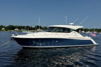 Tiara Yachts 39 Coupe