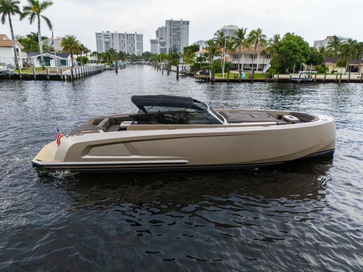 2022 Vanquish Yachts 45 
