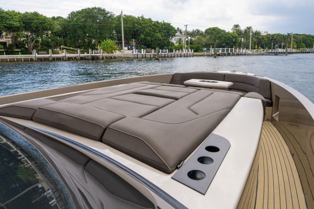 2022 Vanquish Yachts 45 