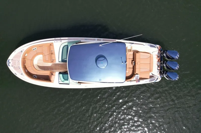  Yacht Photos Pics 2022 Chris-craft Launch 35 Gt - Image 19