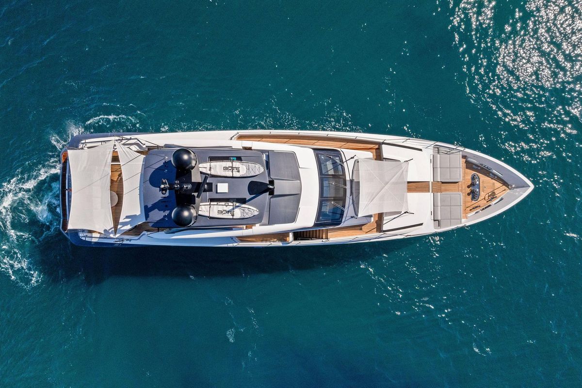 2024 Custom Line 106