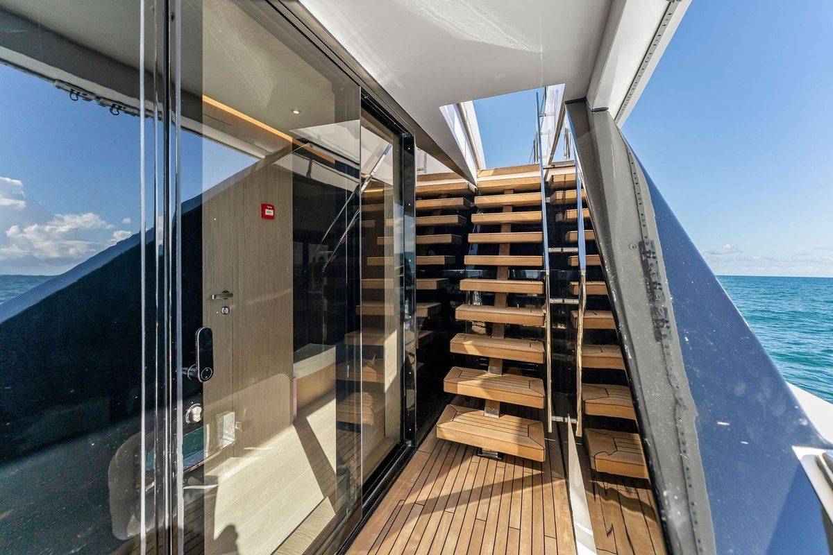 2024 Custom Line 106