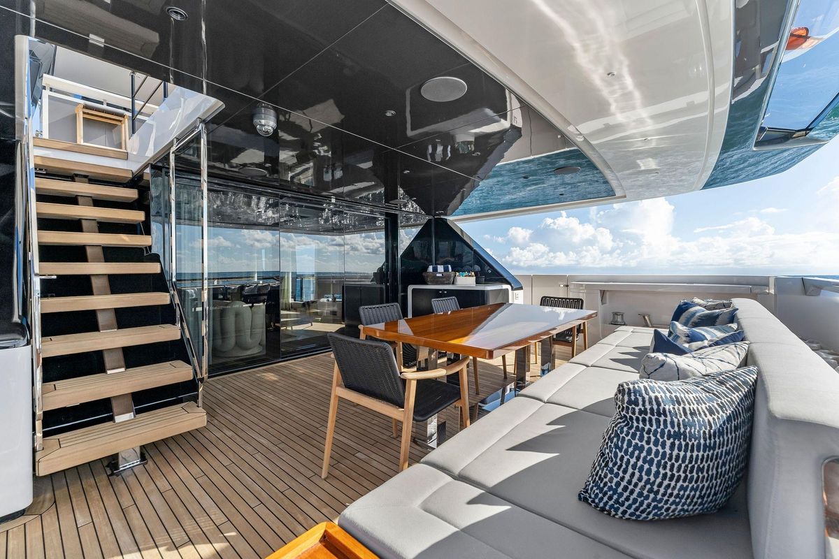 2024 Custom Line 106