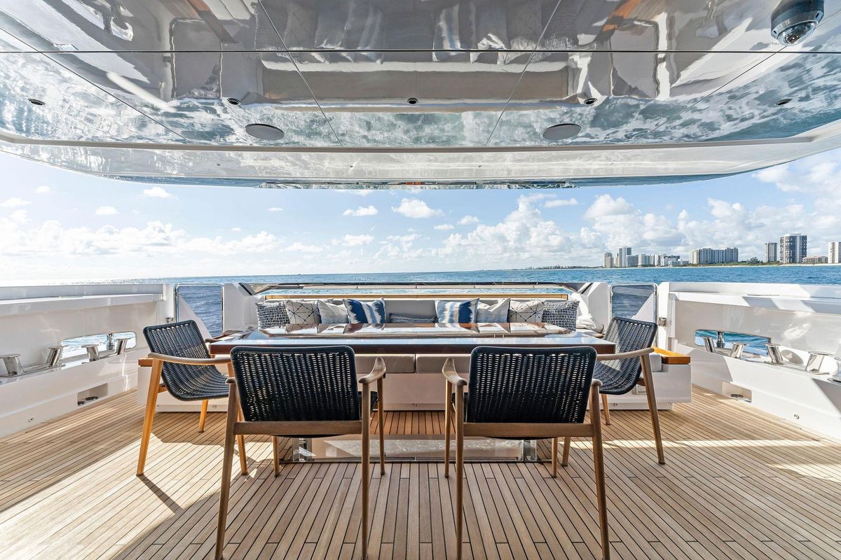 2024 Custom Line 106