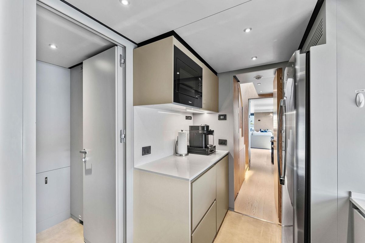 2024 Custom Line 106