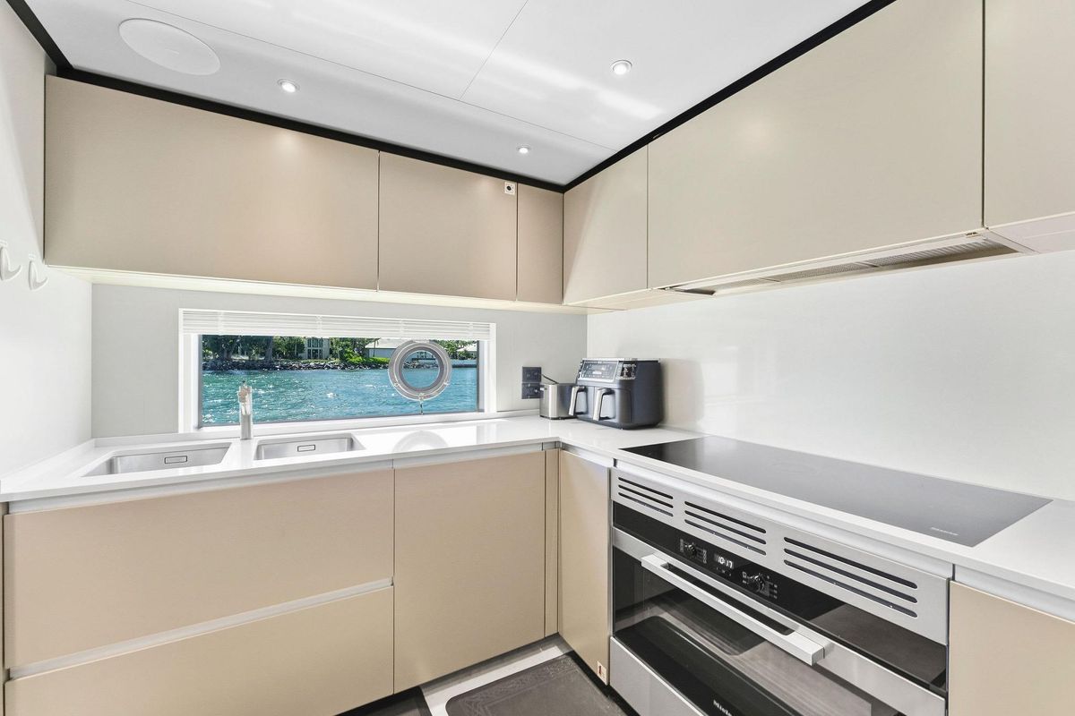 2024 Custom Line 106