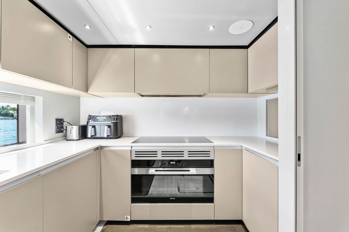 2024 Custom Line 106