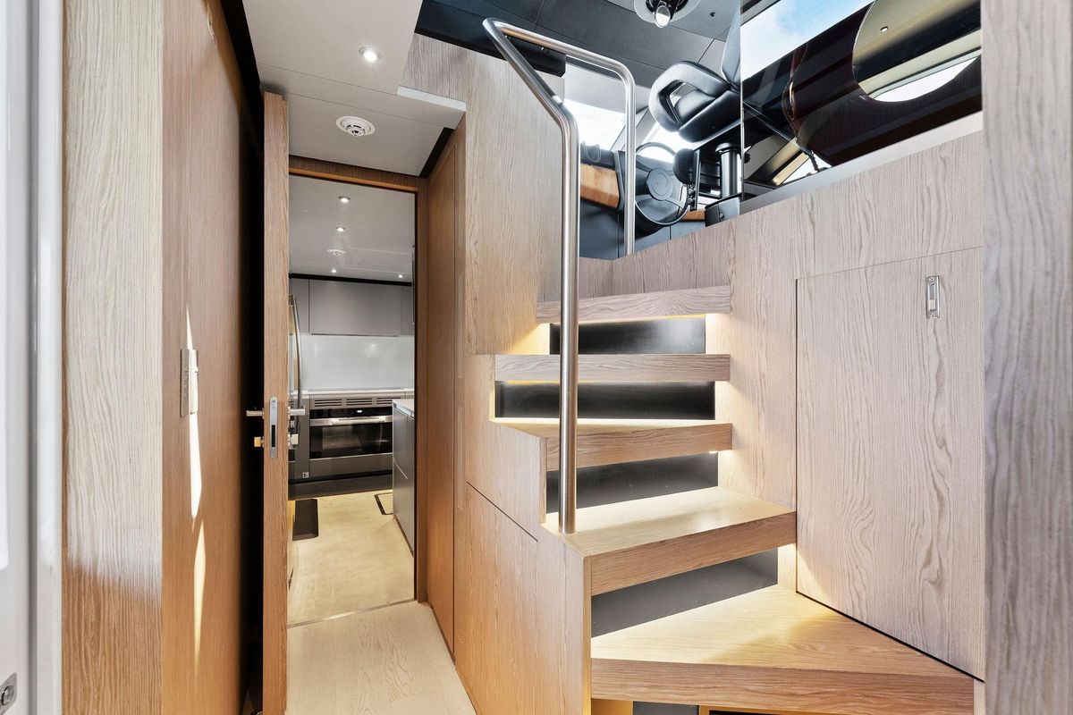 2024 Custom Line 106