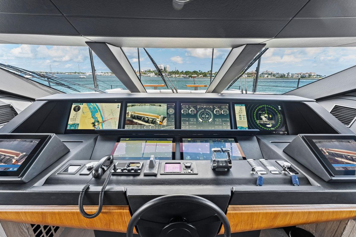 2024 Custom Line 106