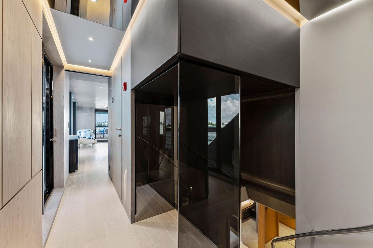 2024 Custom Line 106