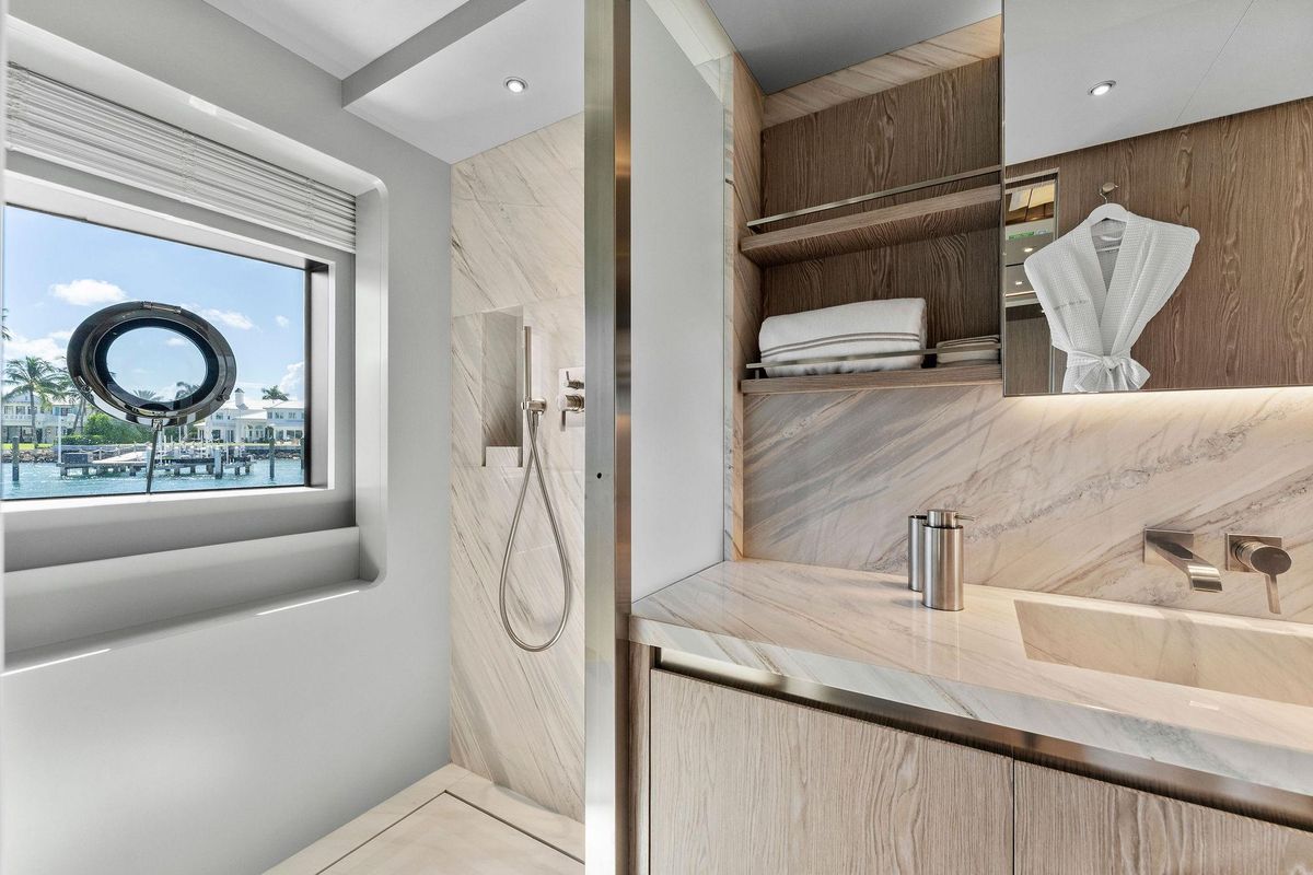 2024 Custom Line 106