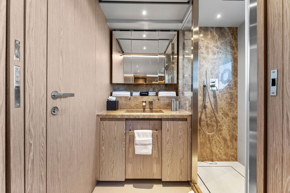 2024 Custom Line 106