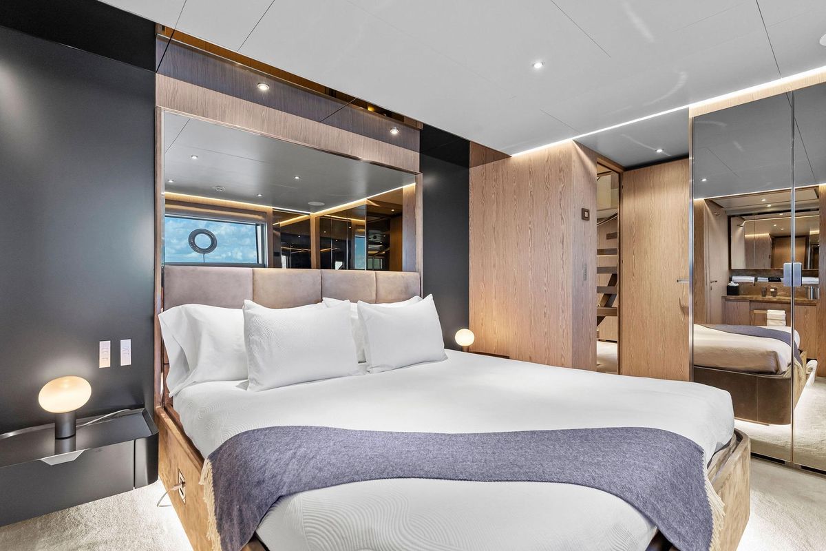 2024 Custom Line 106