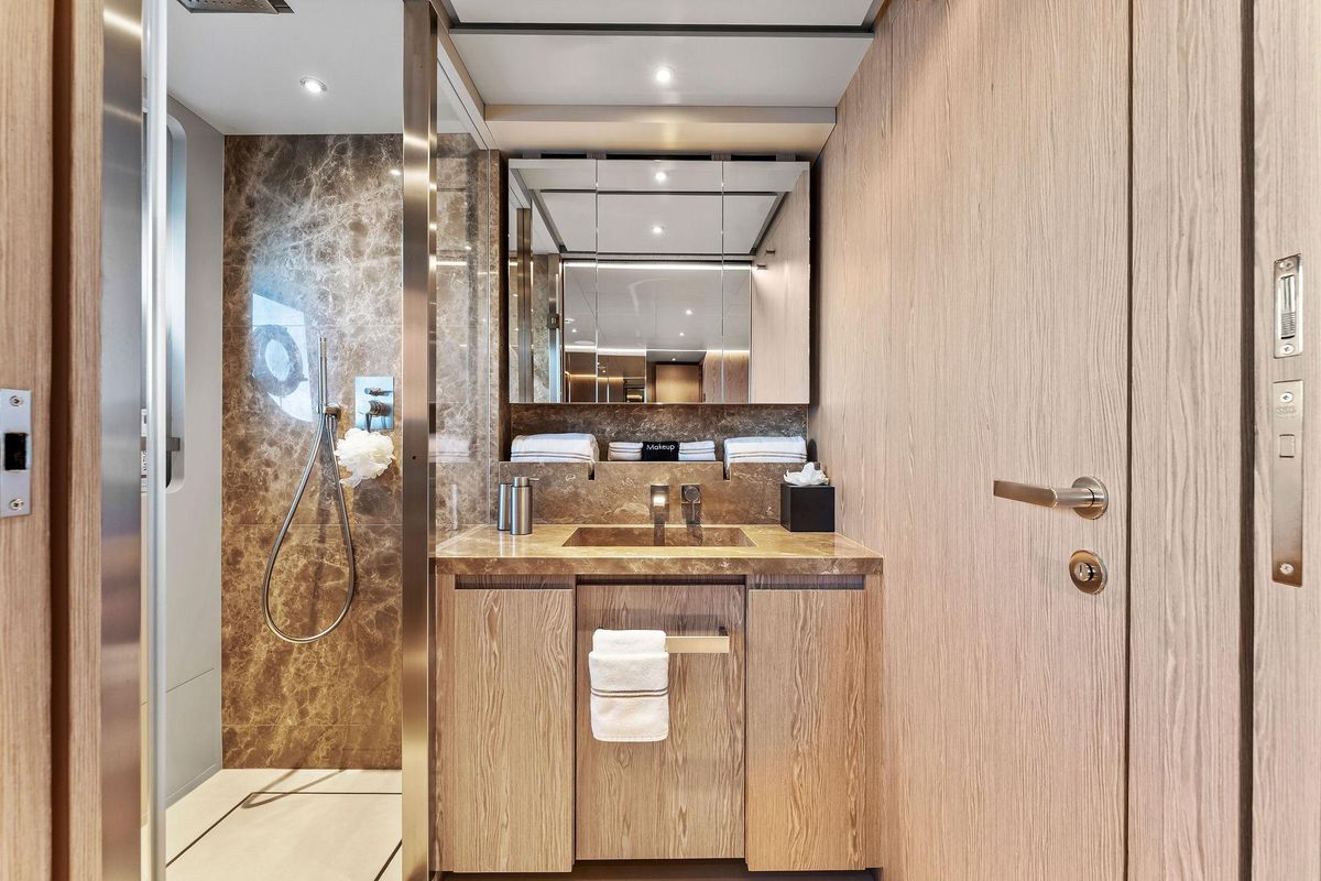 2024 Custom Line 106