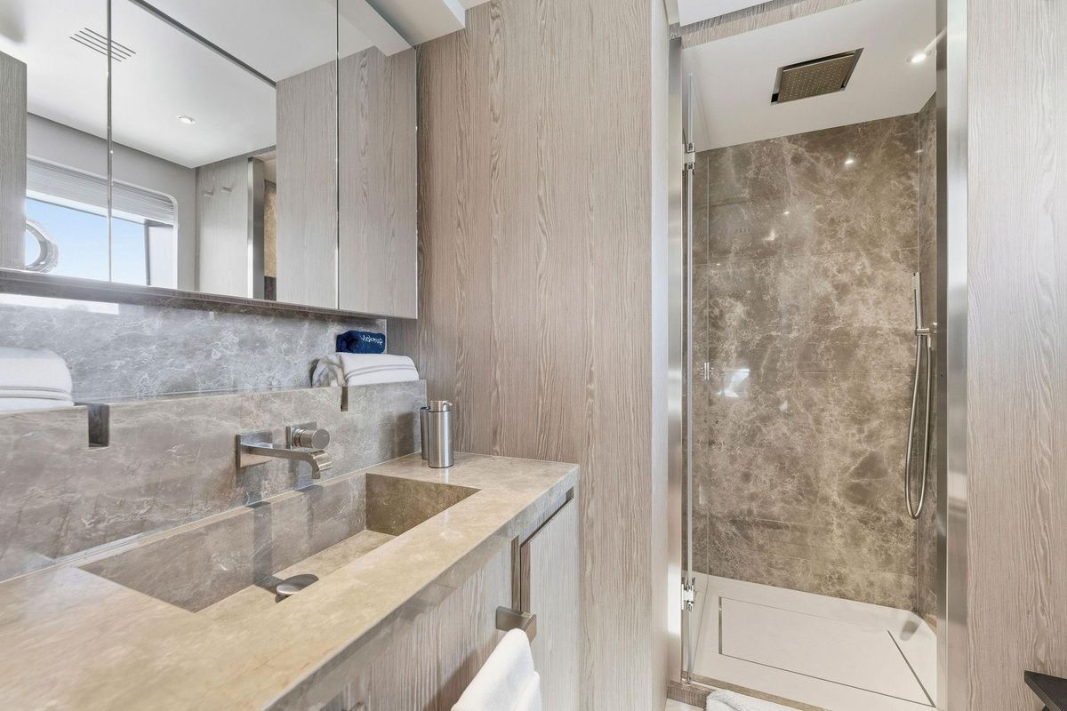 2024 Custom Line 106