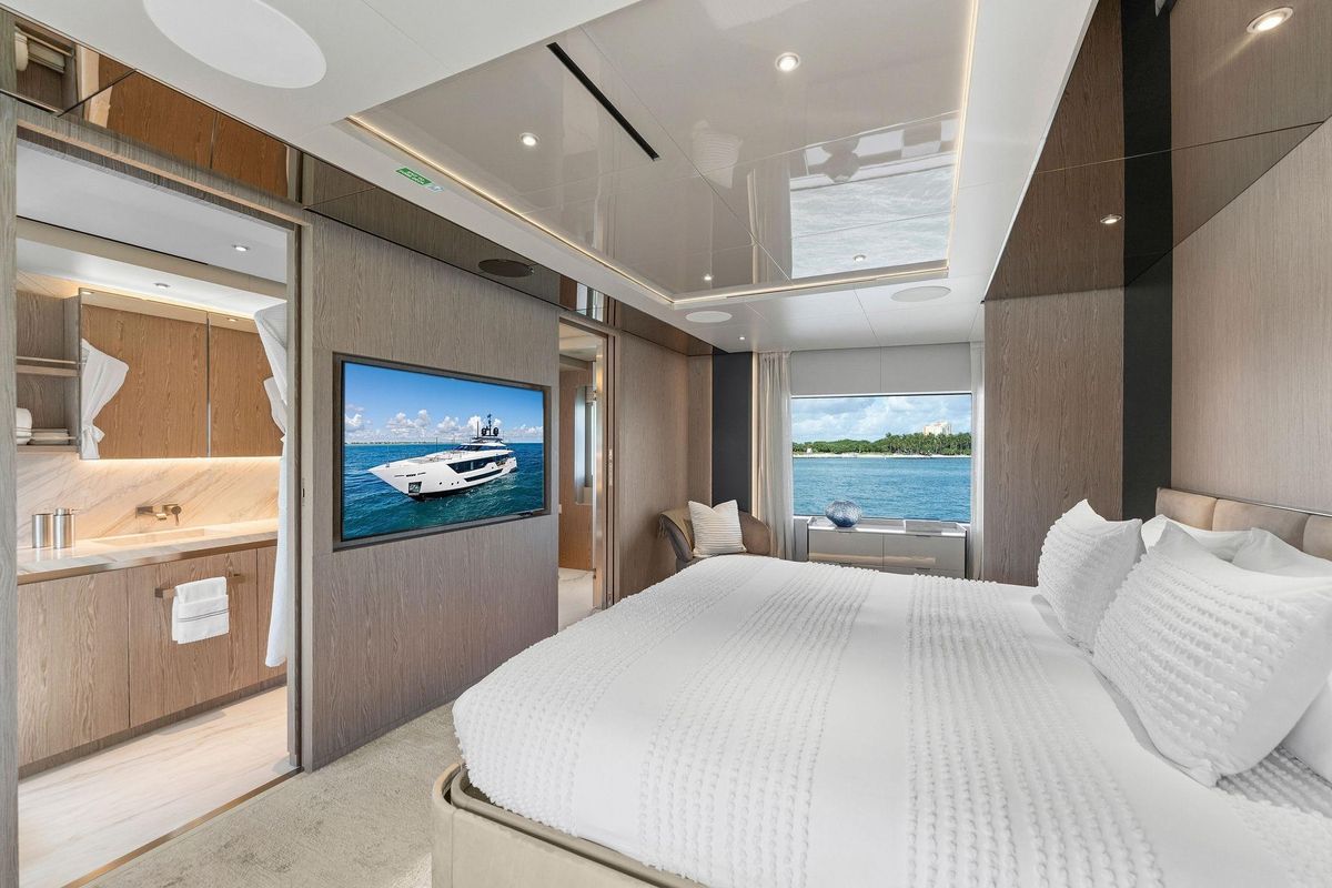 2024 Custom Line 106