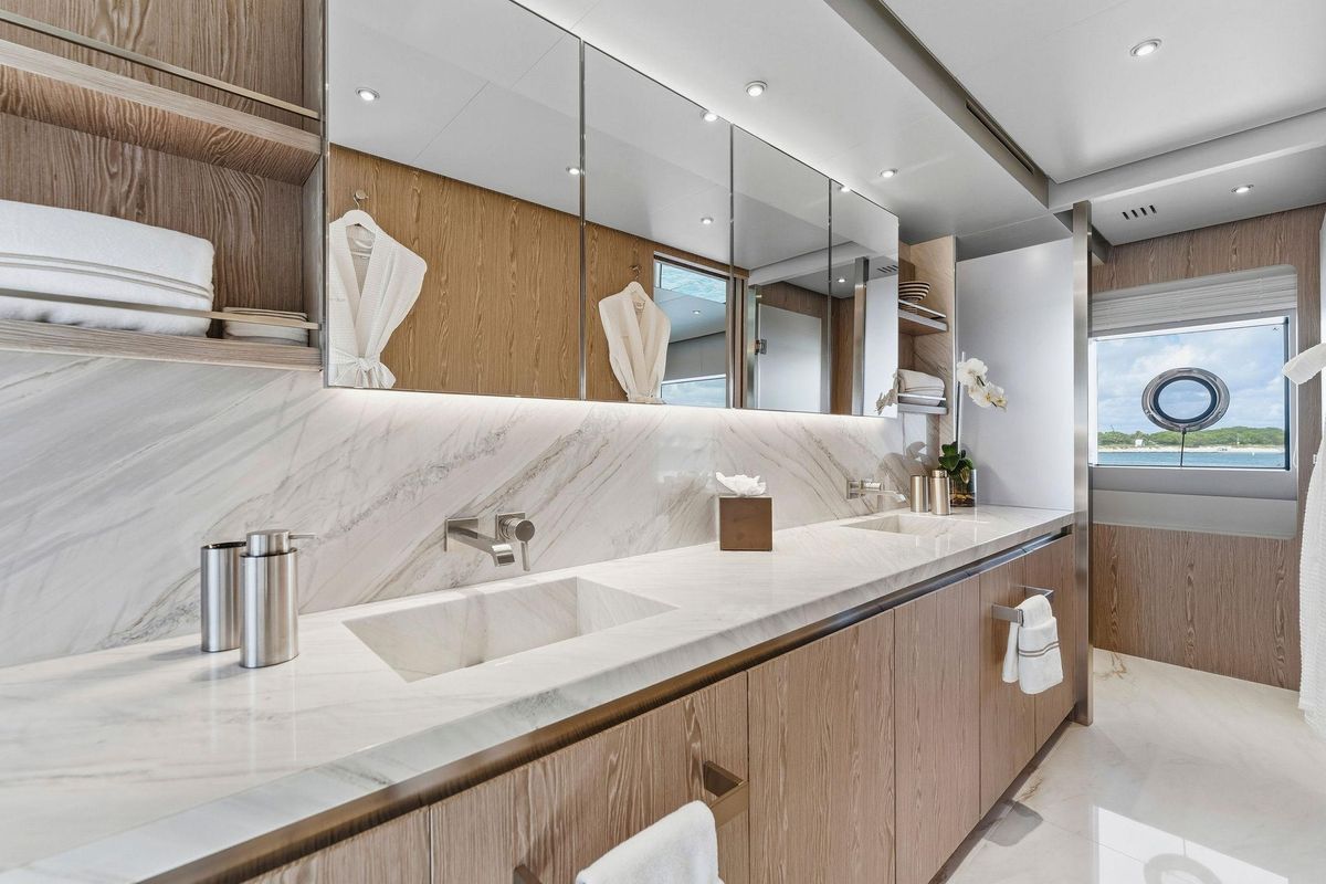 2024 Custom Line 106