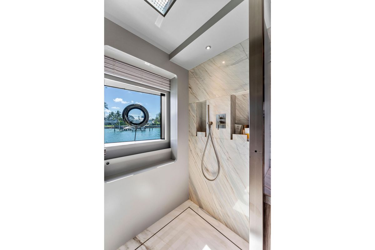 2024 Custom Line 106