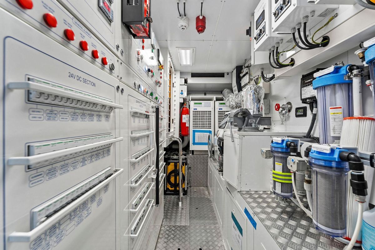 2024 Custom Line 106