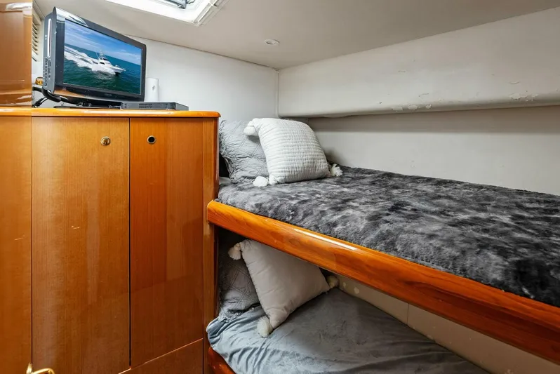 Patriot Yacht Photos Pics 