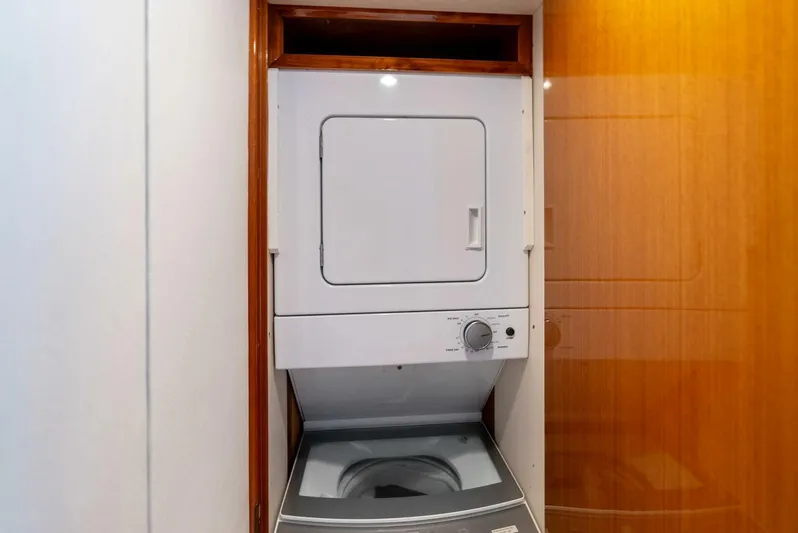 Patriot Yacht Photos Pics 