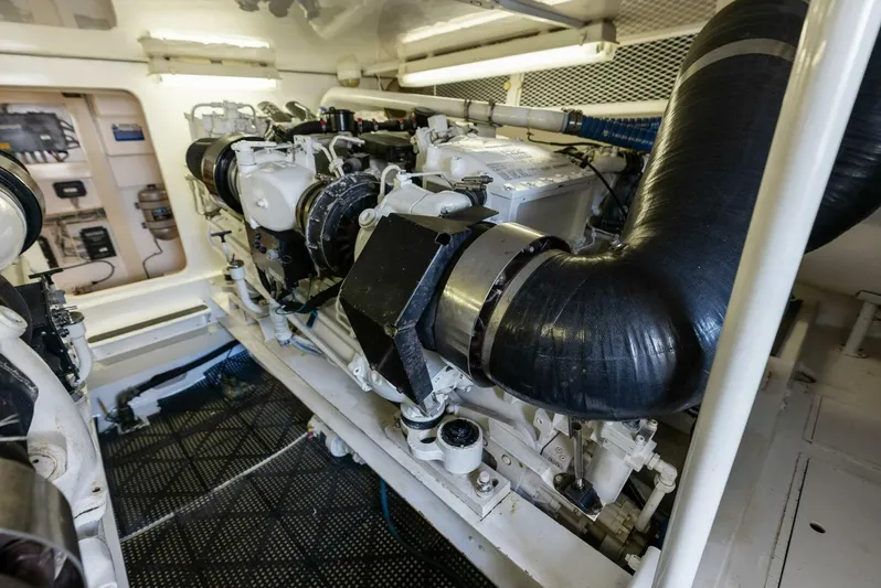 Patriot Yacht Photos Pics 