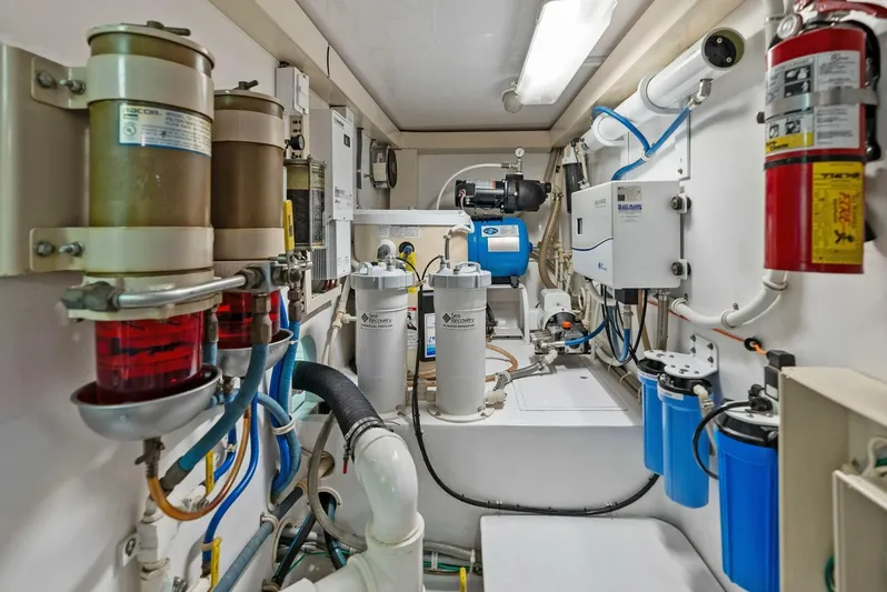 Patriot Yacht Photos Pics 