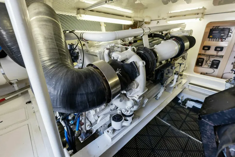 Patriot Yacht Photos Pics 