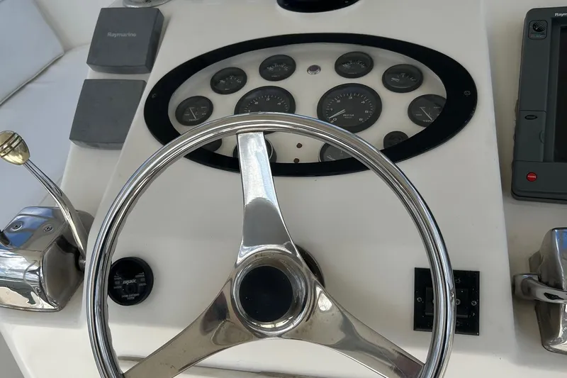 Natalin Cay Yacht Photos Pics 2003 Ocean 40 Super Sport