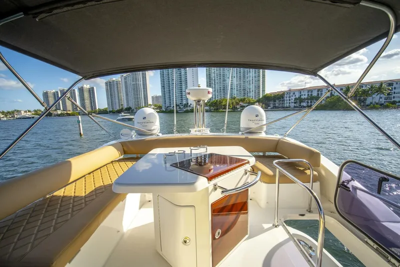  Yacht Photos Pics 2014 Azimut 48 Flybridge - Image 51